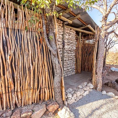 Etosha Village Campsite Okaukuejo Buitenkant foto