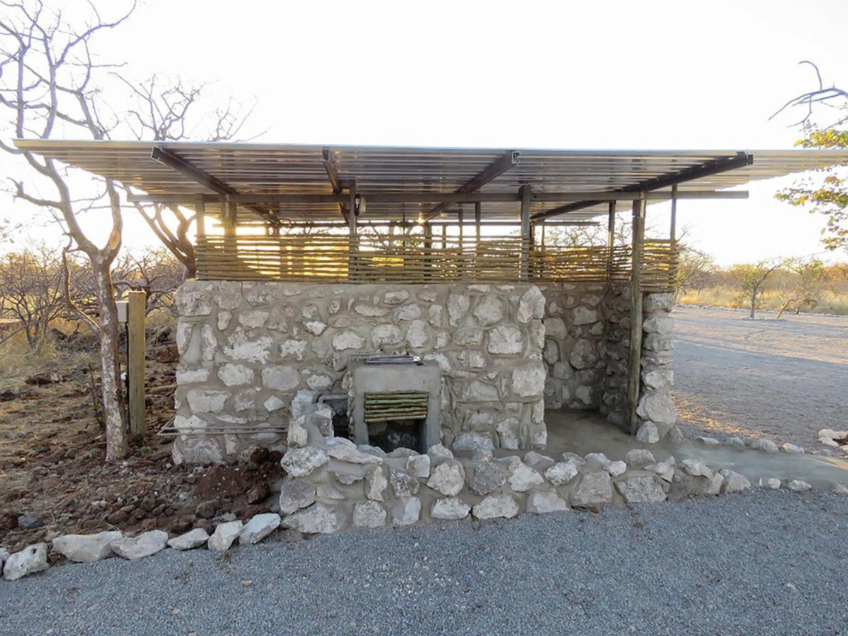 Etosha Village Campsite Okaukuejo Buitenkant foto