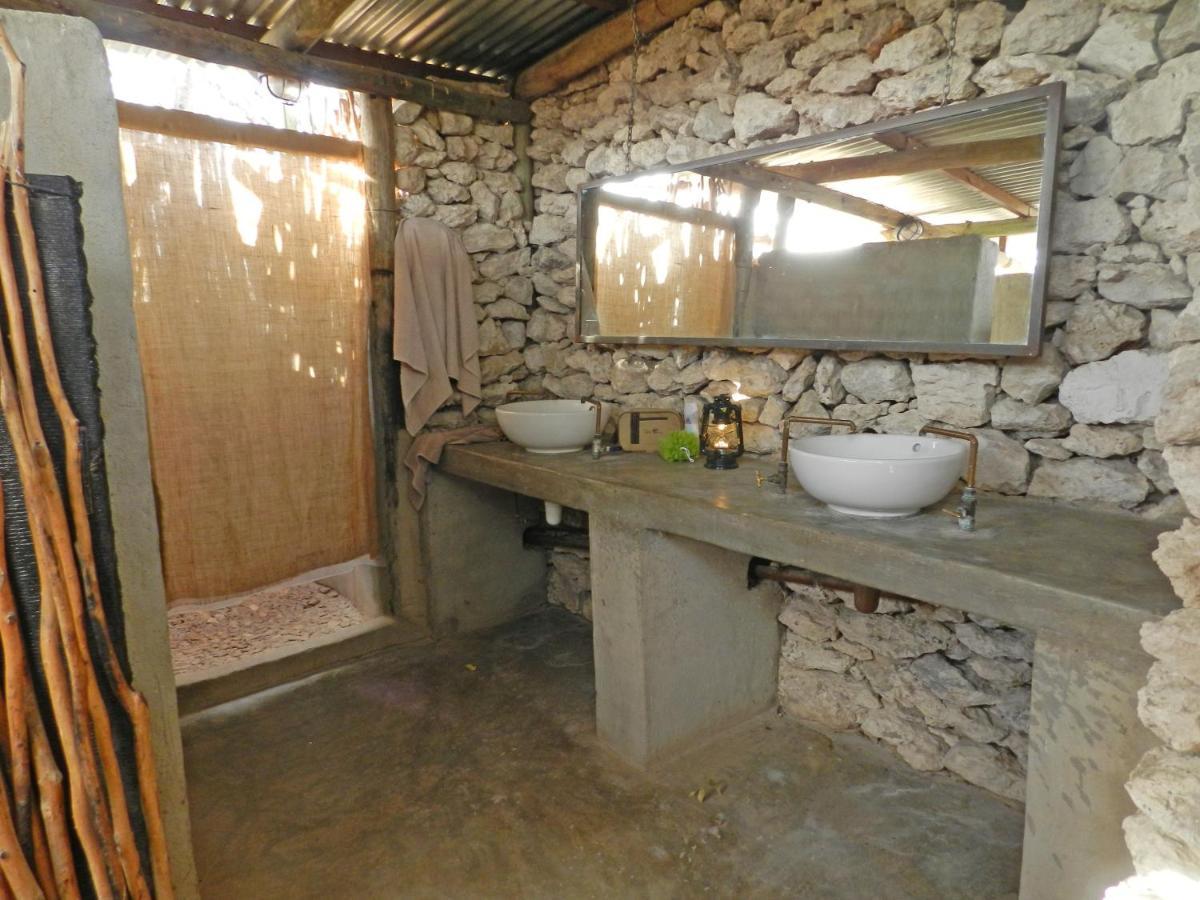 Etosha Village Campsite Okaukuejo Buitenkant foto