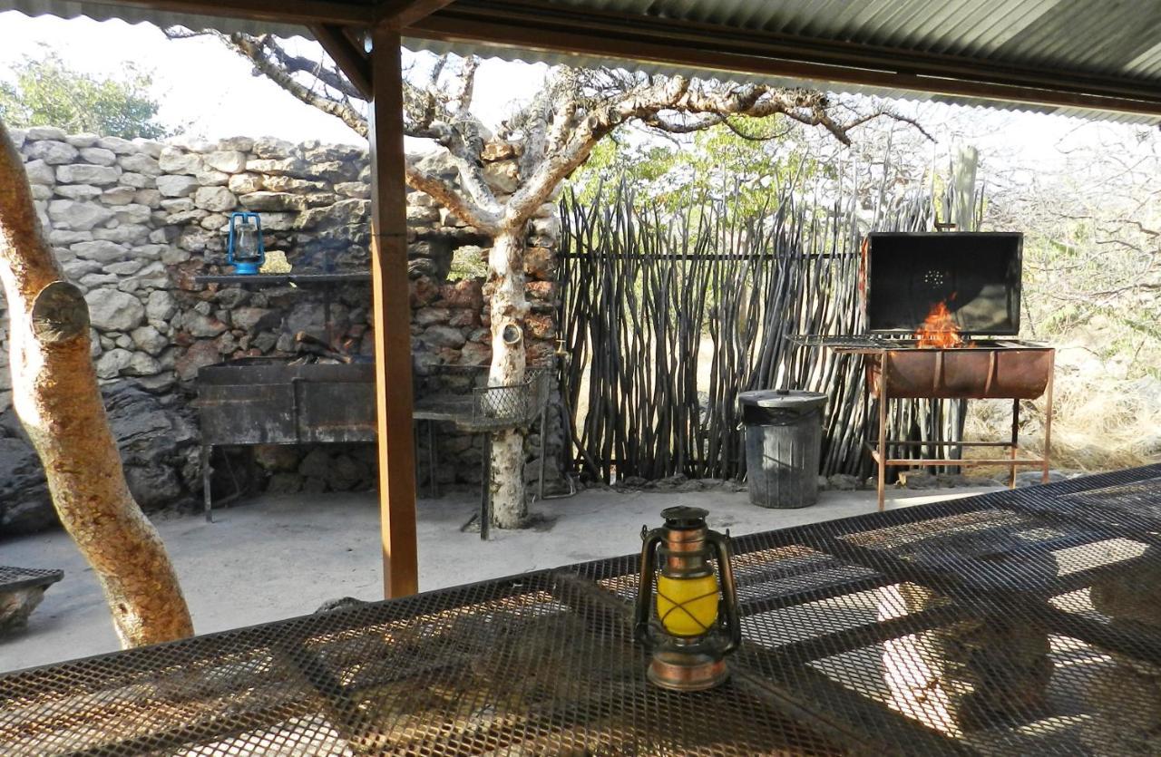 Etosha Village Campsite Okaukuejo Buitenkant foto